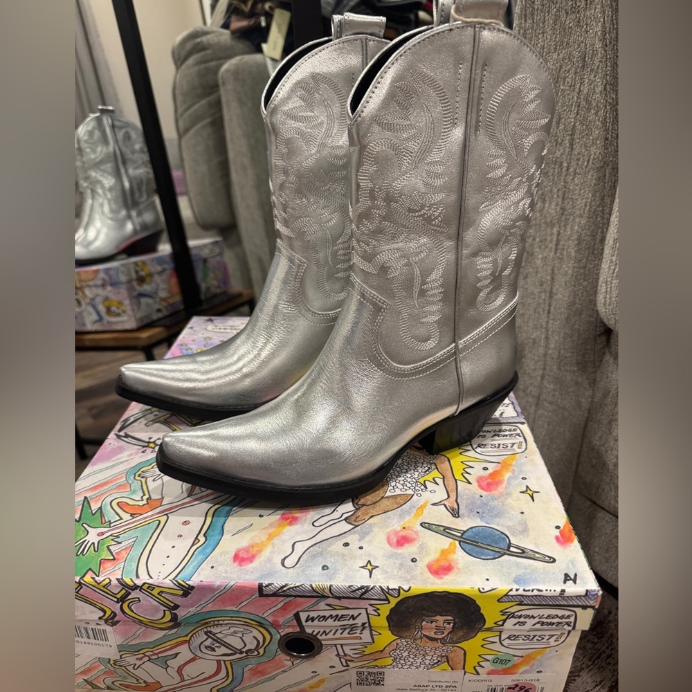 Jeffrey Campbell Dagget Western Silver Boot - Picture 2 of 5